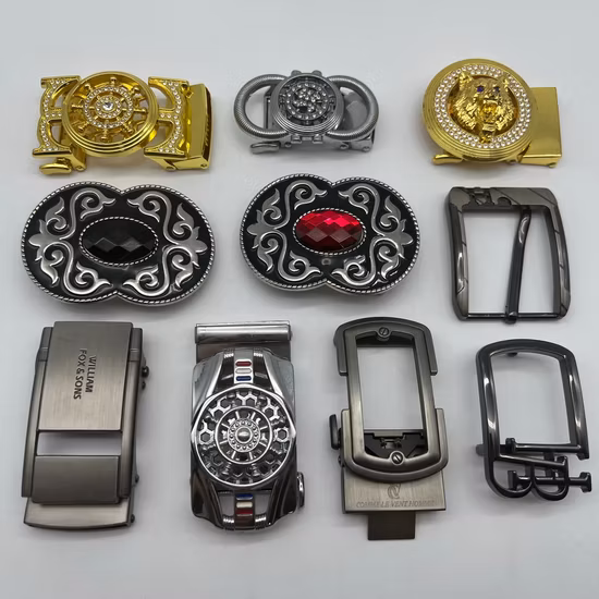 カスタムメイド本革メンズベルト、調節可能な自動バックル付きカジュアルレザーベルト